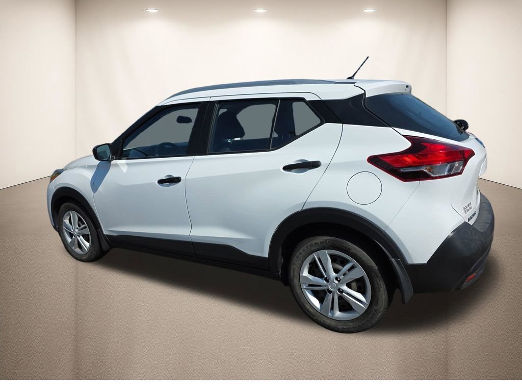 Used 2018 Nissan Kicks S FWD image 11