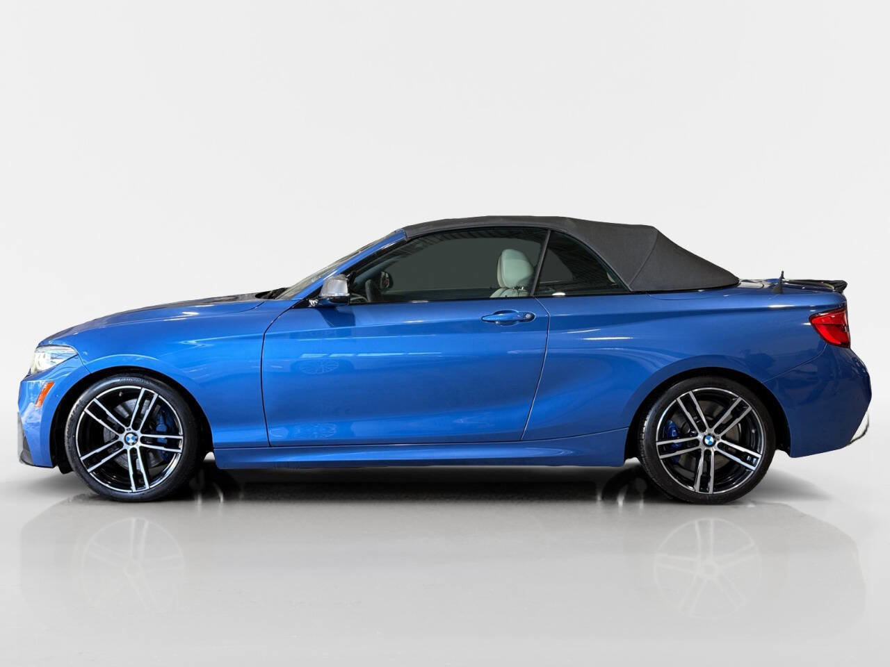 Used 2018 BMW M240i Convertible image 2