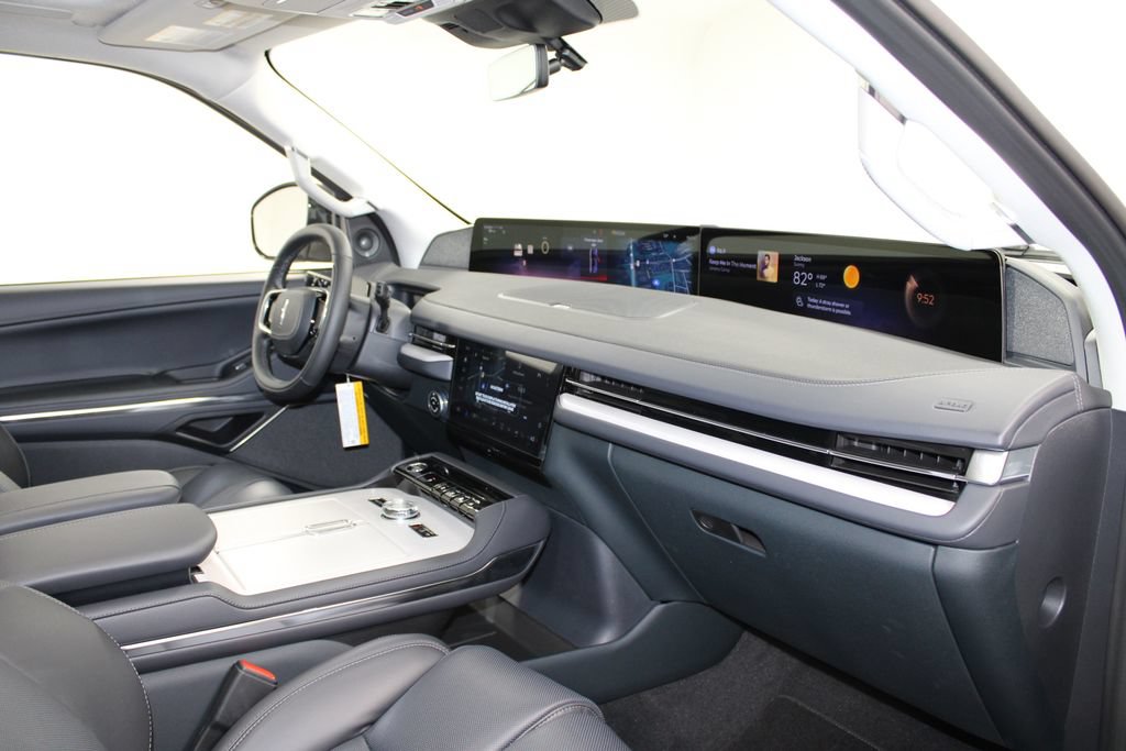 New 2027 Lincoln Navigator Reserve RWD image 31