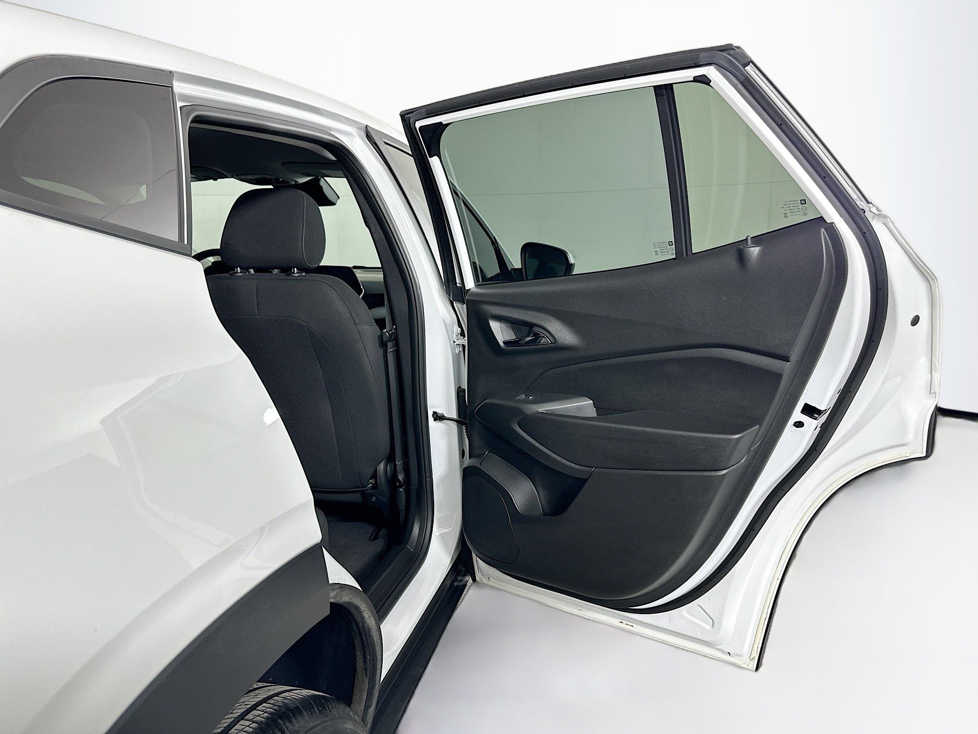 Used 2024 Chevrolet Trax LS w/ LS Convenience Package image 29