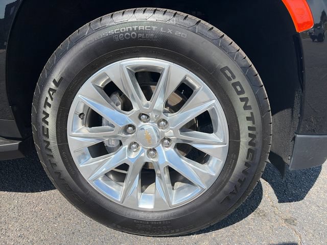 Used 2024 Chevrolet Suburban Premier w/ Premium Package 2 AWD/4WD image 12