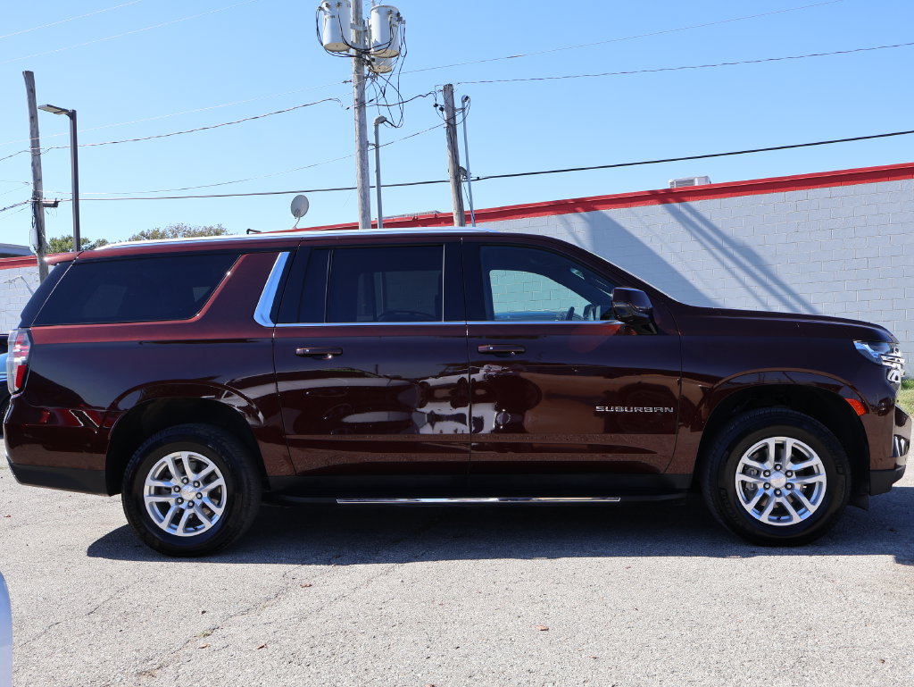 Used 2022 Chevrolet Suburban LT w/ Luxury Package AWD/4WD image 7