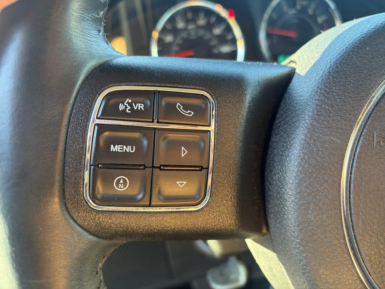 Used 2016 Jeep Wrangler Unlimited Sahara w/ Connectivity Group AWD/4WD image 17