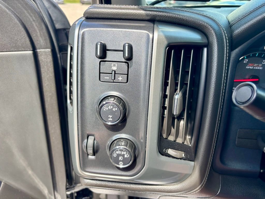 Used 2019 Chevrolet Silverado 2500 LTZ w/ Duramax Plus Package AWD/4WD image 21