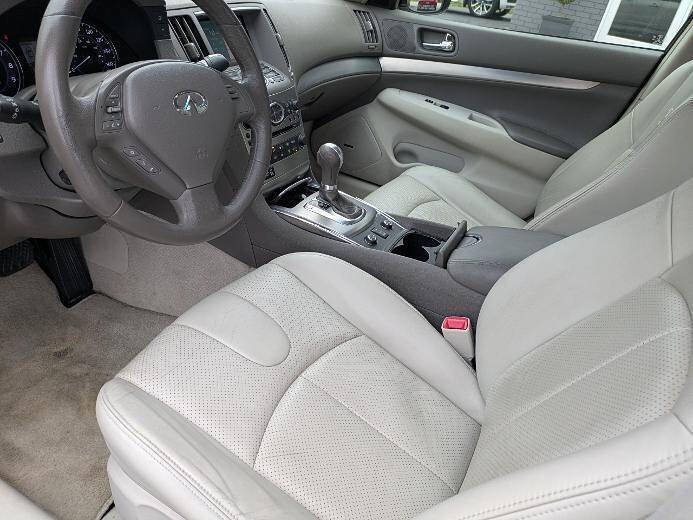Used 2011 INFINITI G37 x Sedan w/ Premium Pkg AWD/4WD image 11