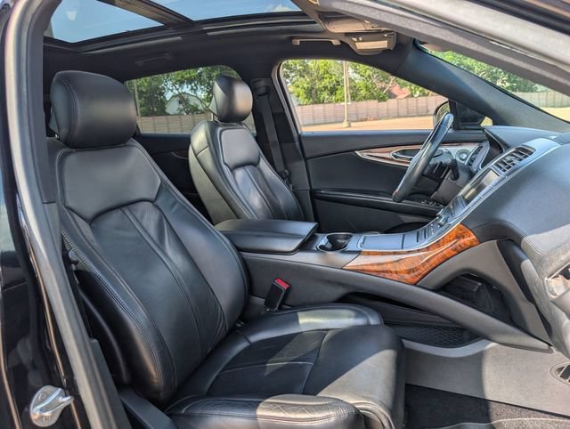 Used 2016 Lincoln MKX Reserve w/ Luxury Package FWD image 23