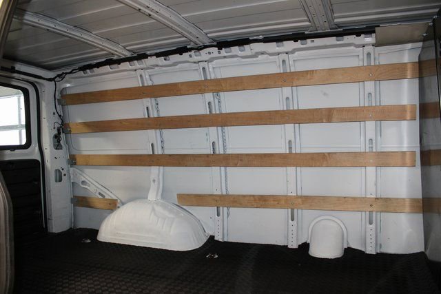 Used 2023 GMC Savana 2500 w/ Driver Convenience Package image 15