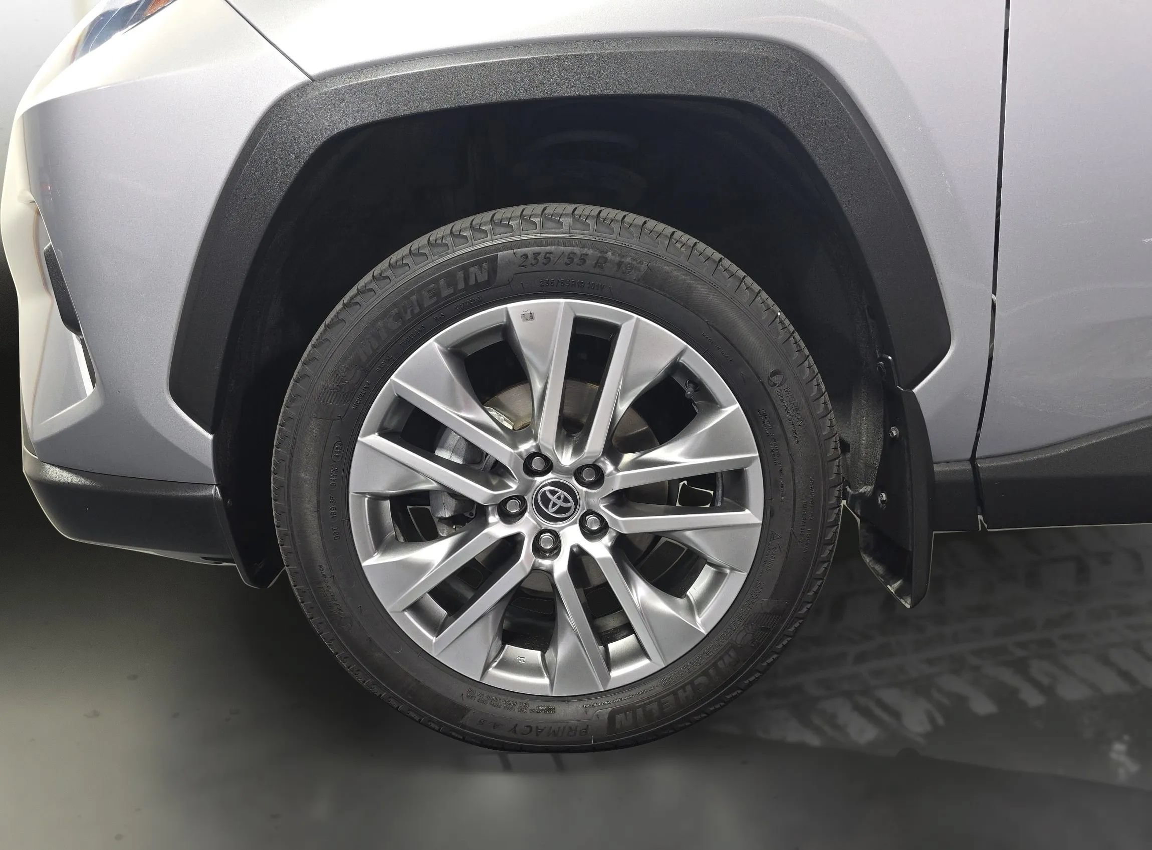 Used 2022 Toyota RAV4 XLE Premium FWD image 20