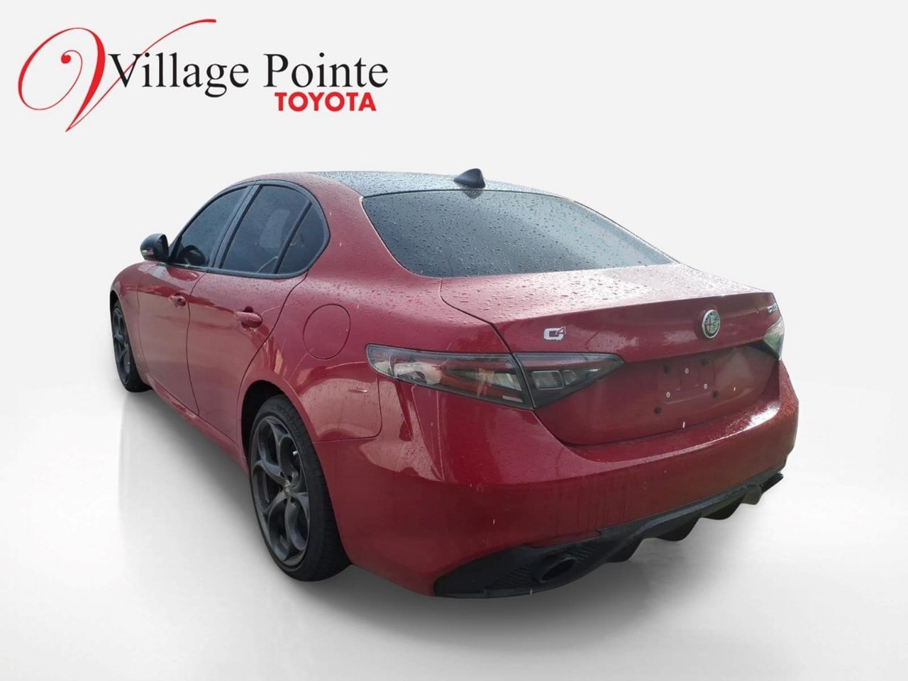 Used 2025 Alfa Romeo Giulia AWD w/ Driving Assist Package image 2