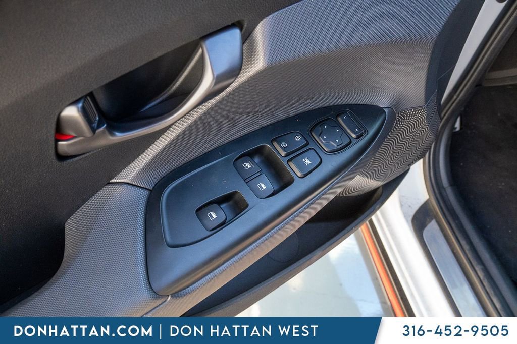 Used 2020 Hyundai Veloster N image 15