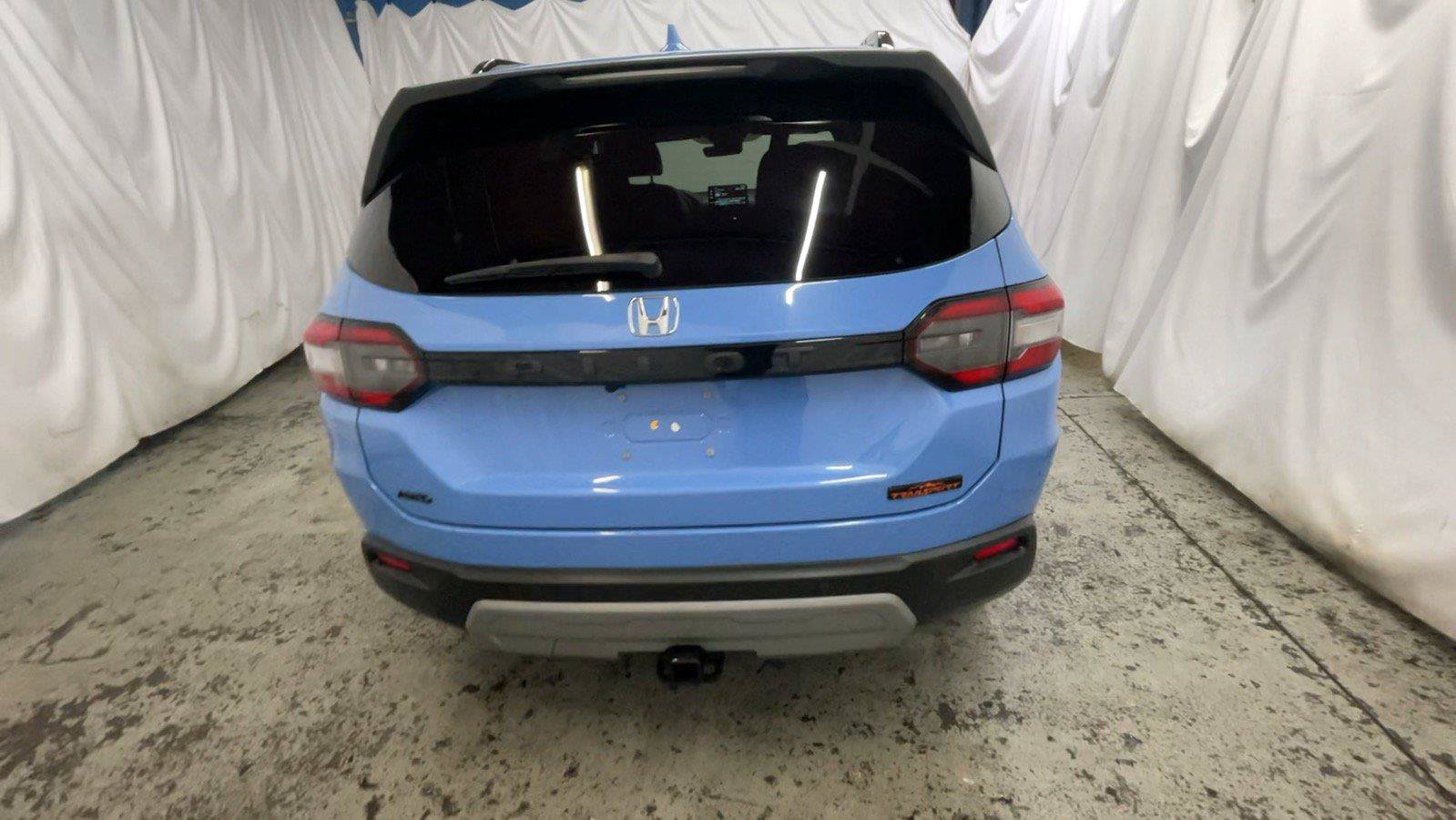 Used 2025 Honda Pilot TrailSport image 7