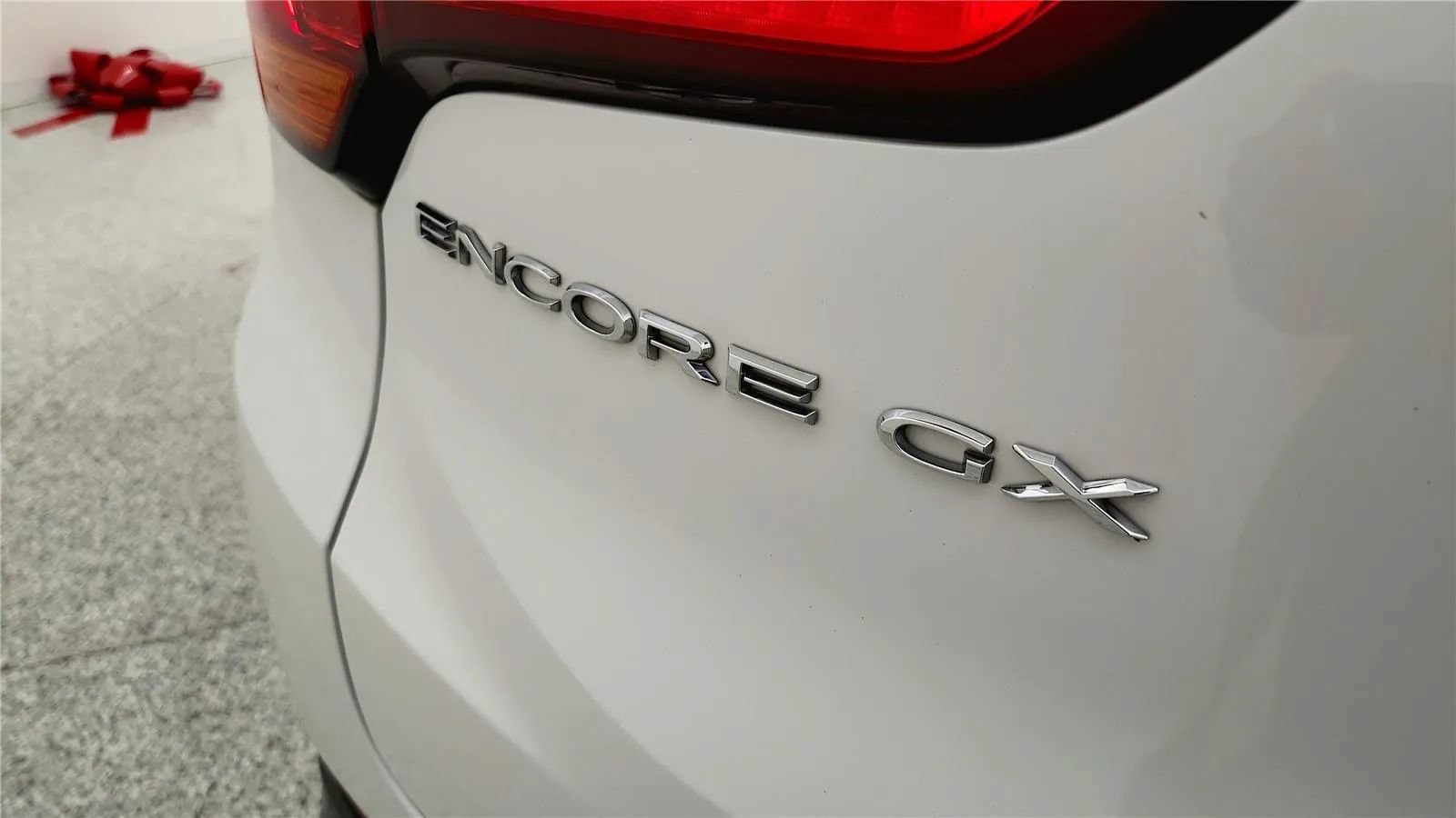 Used 2023 Buick Encore GX Essence w/ Experience Buick Package FWD image 17