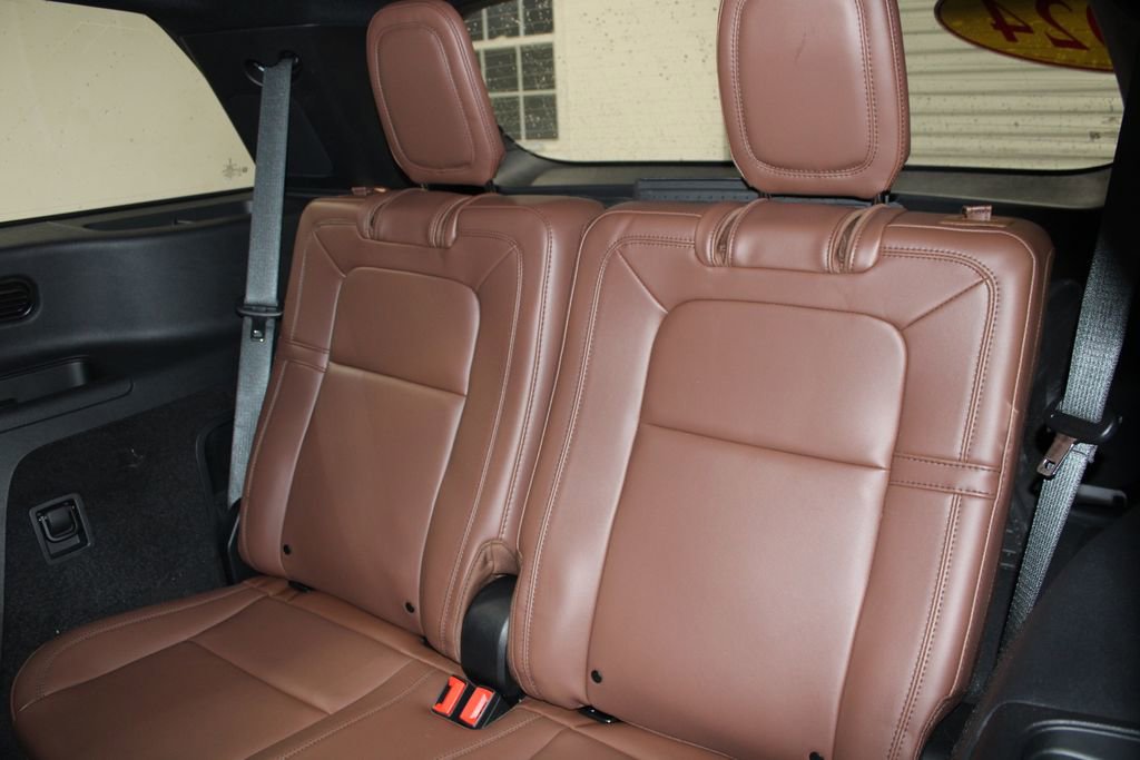 Used 2024 Lincoln Aviator Reserve w/ Equipment Group 201A image 28