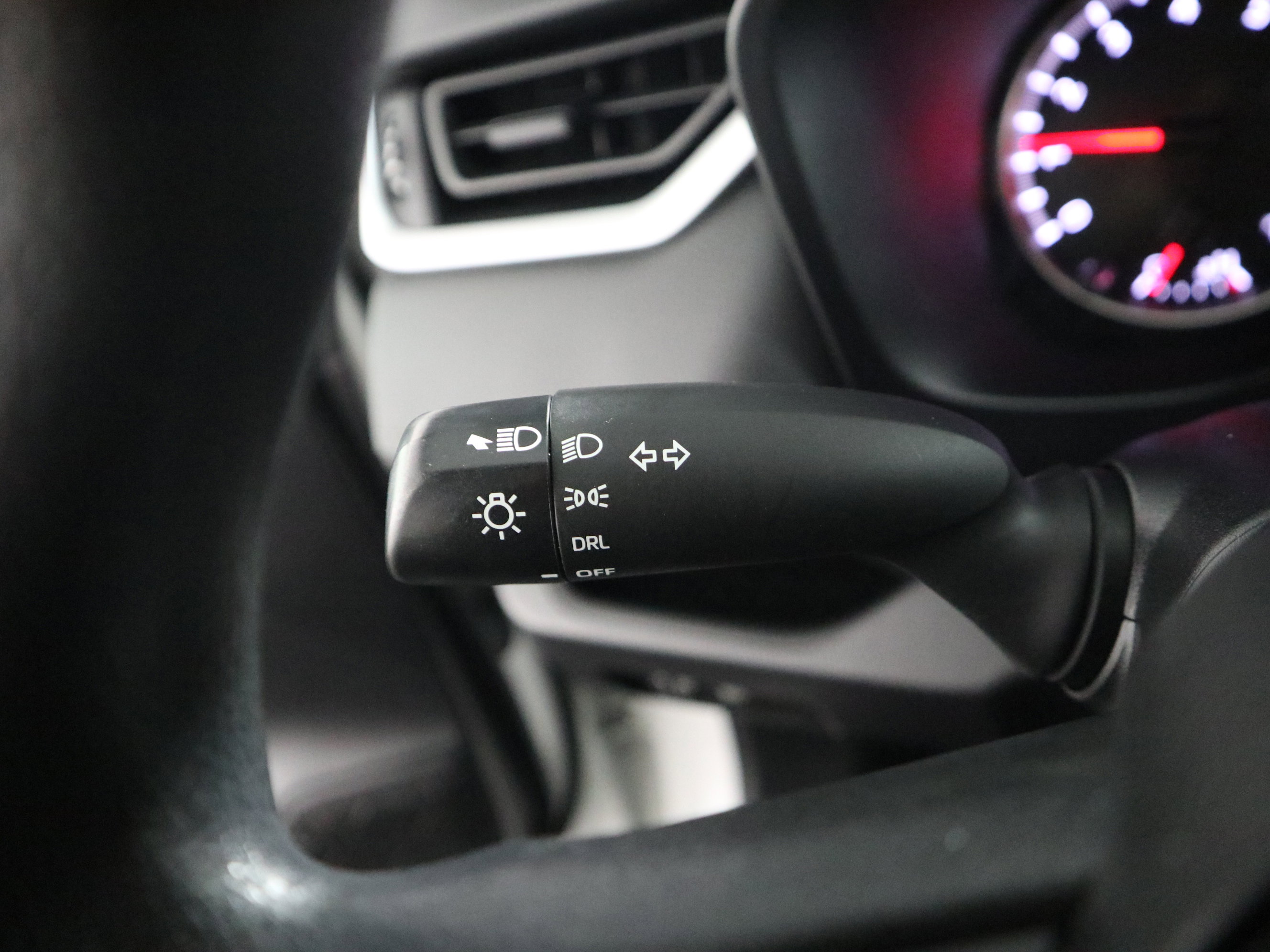 Used 2022 Toyota RAV4 LE image 24