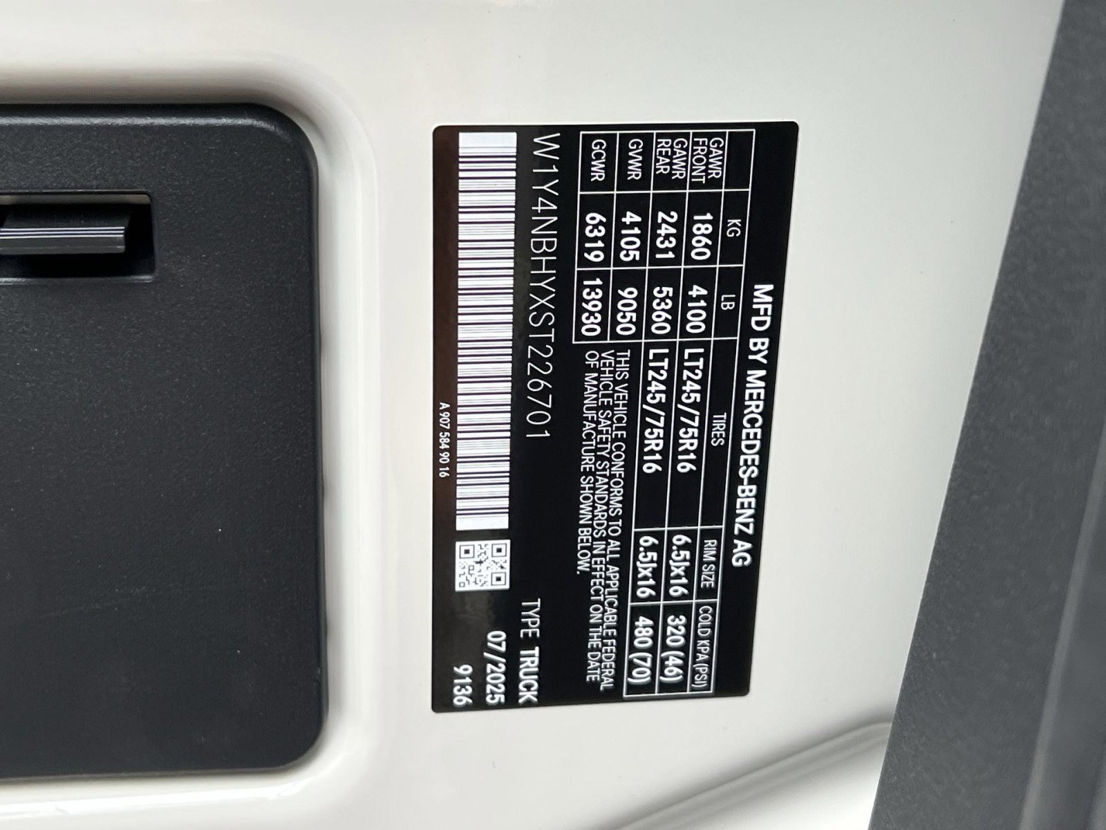 New 2025 Mercedes-Benz Sprinter 2500 image 35