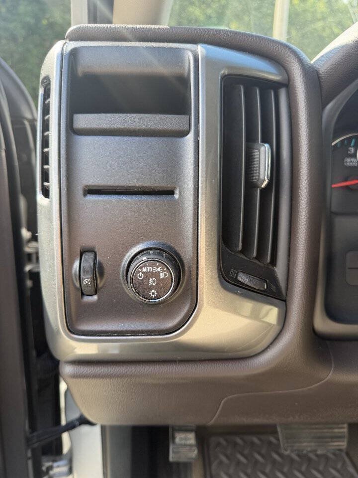 Used 2015 Chevrolet Silverado 1500 LT w/ Texas Edition, 1LT Trim RWD image 22