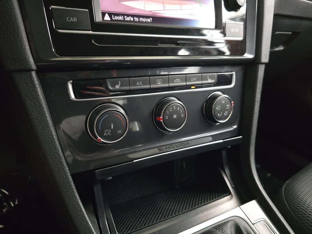 Used 2018 Volkswagen Golf S AWD/4WD image 25