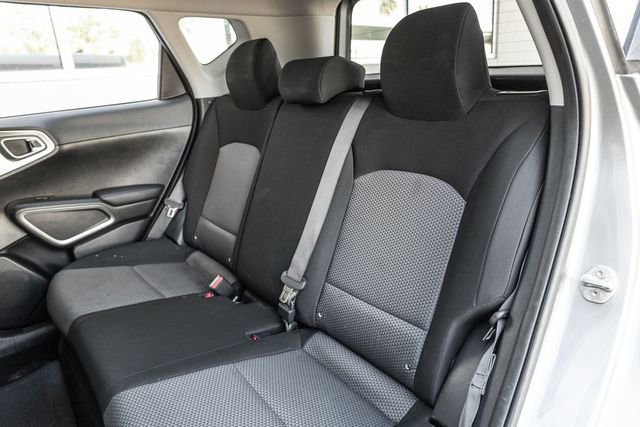 Used 2023 Kia Soul LX w/ LX Technology Package image 12