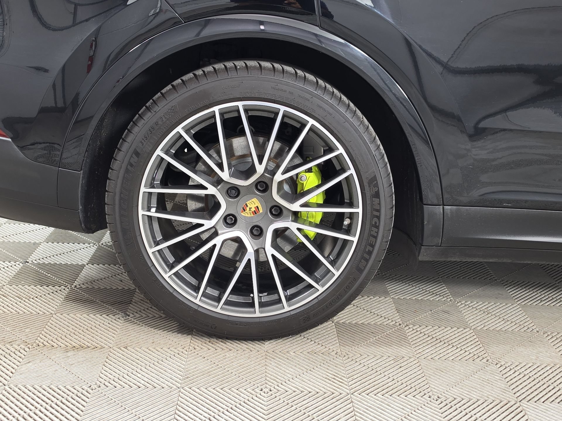 Used 2019 Porsche Cayenne E-Hybrid AWD/4WD image 9