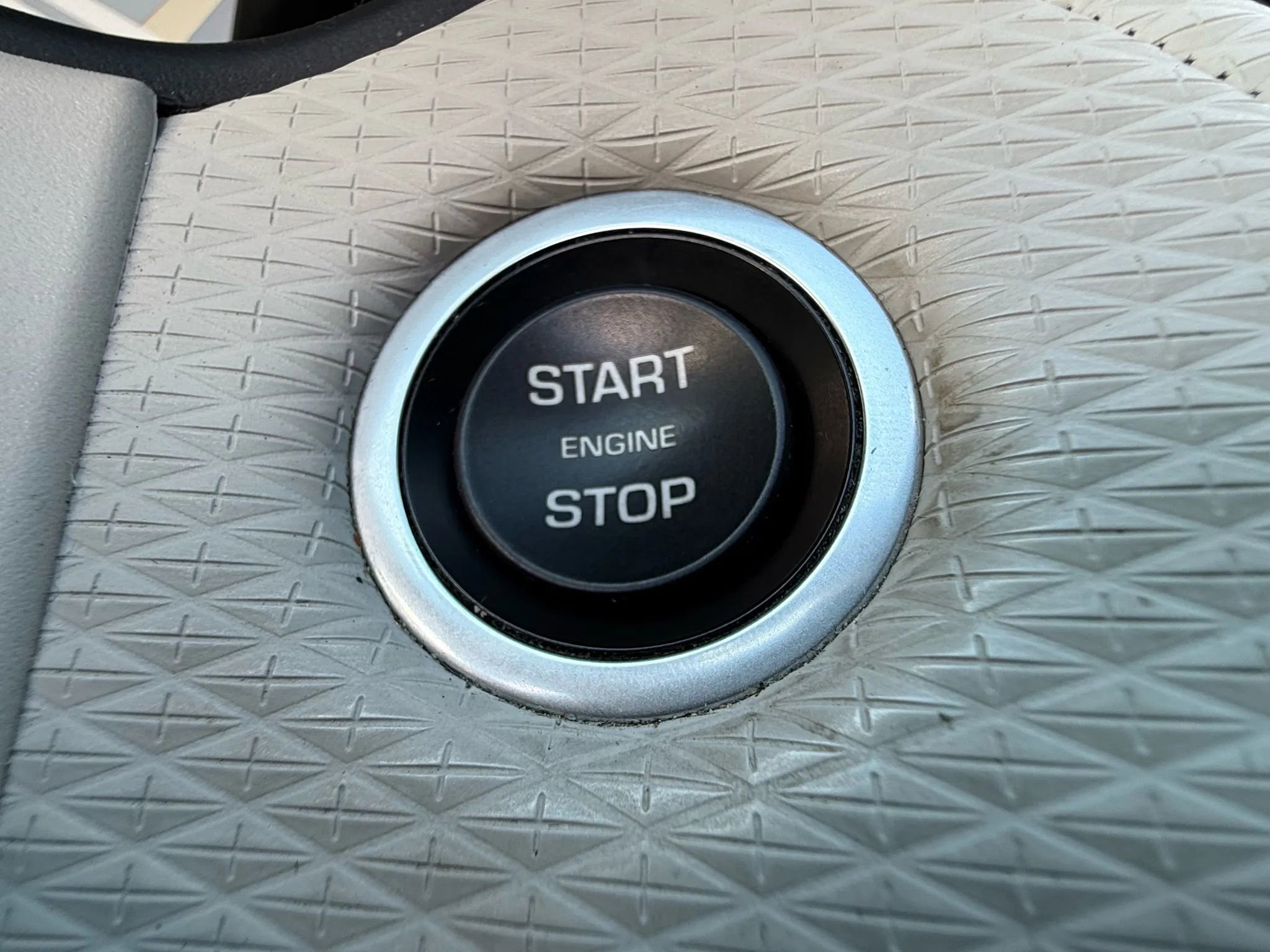 Used 2020 Land Rover Range Rover Velar R-Dynamic S image 28