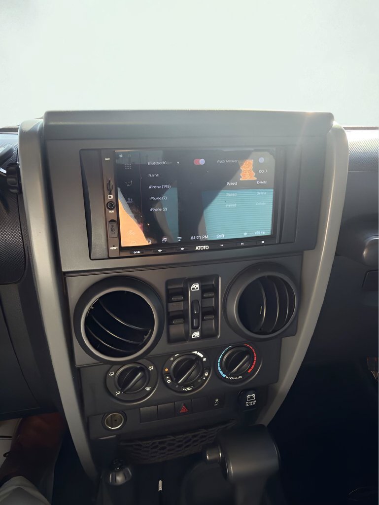 Used 2010 Jeep Wrangler Unlimited Sport AWD/4WD image 21
