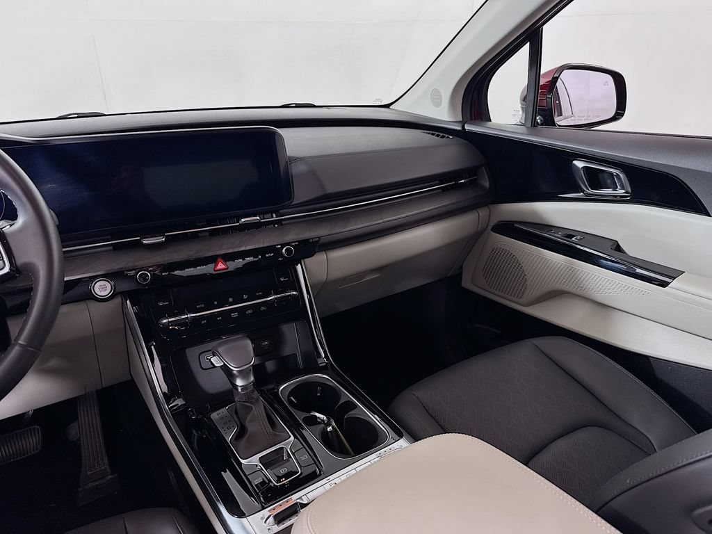 Used 2024 Kia Carnival SX FWD image 24