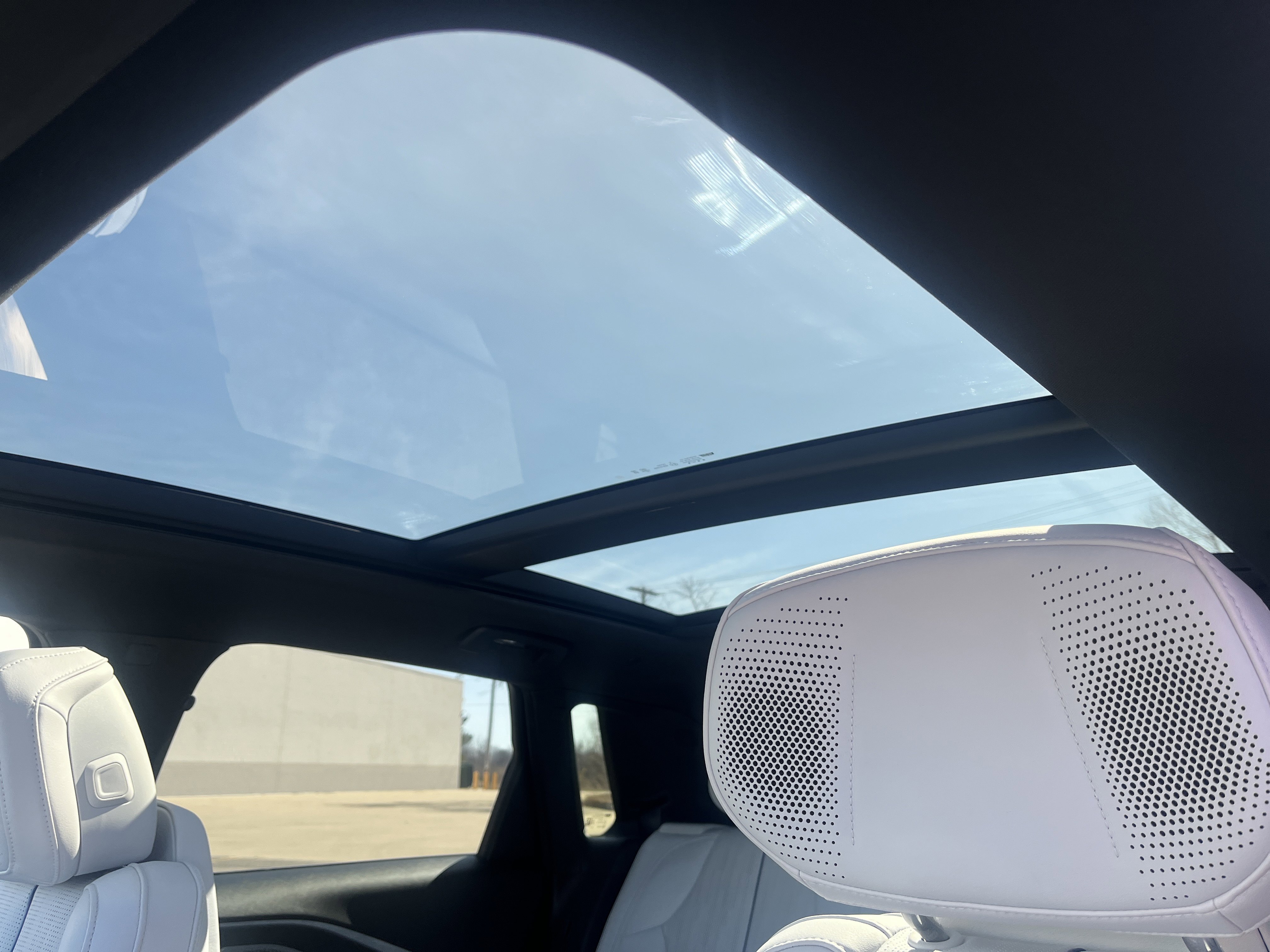 Used 2024 Cadillac Lyriq Sport image 32