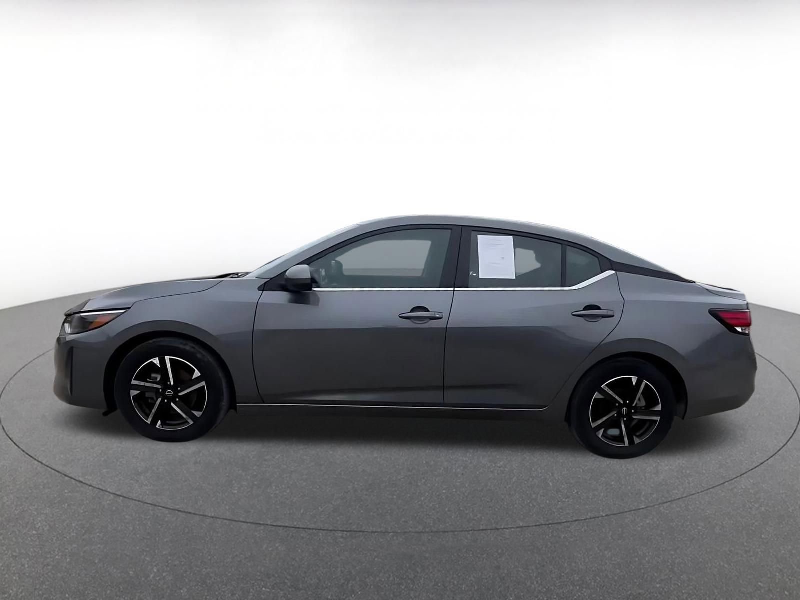 Used 2025 Nissan Sentra SV image 9