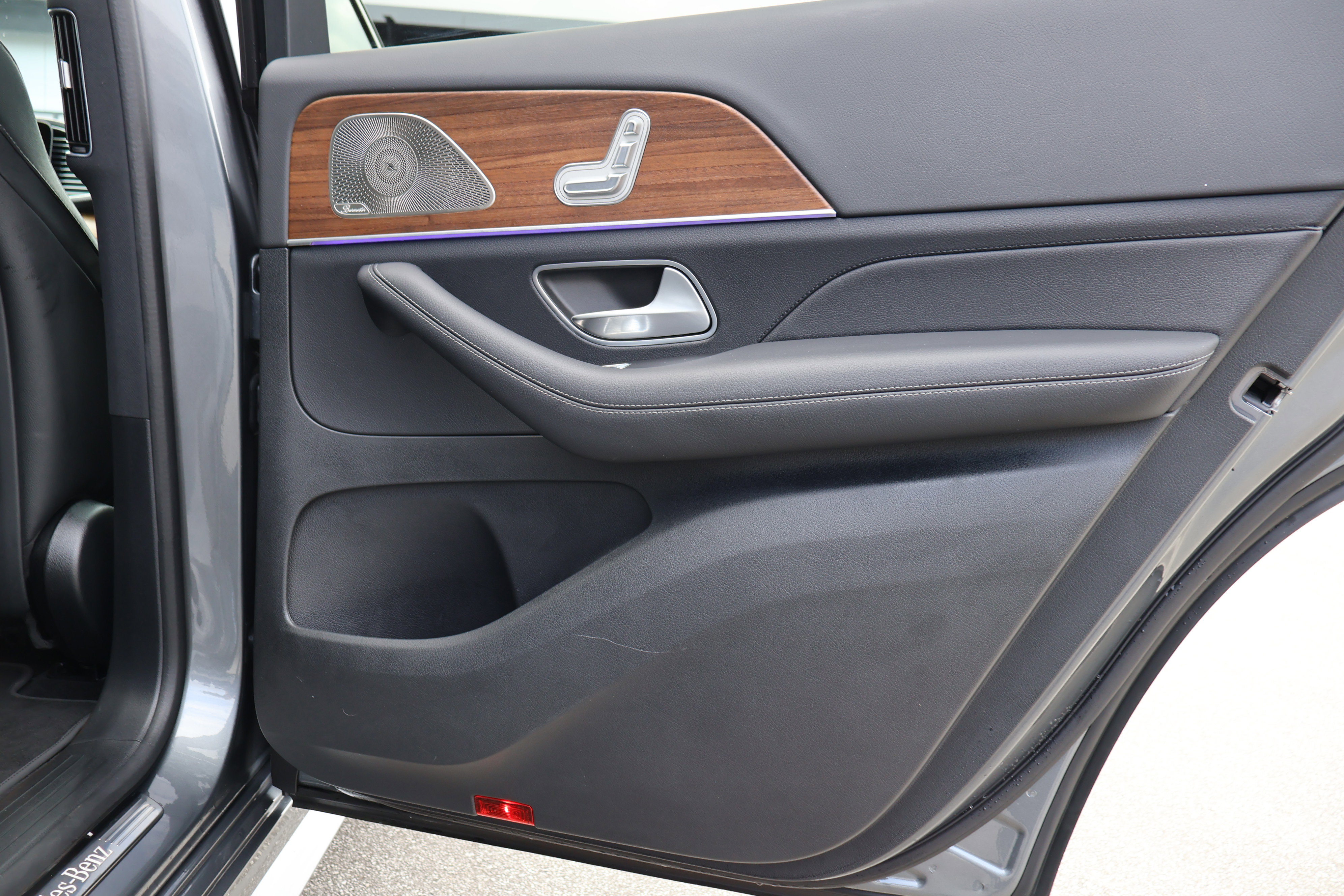 Used 2025 Mercedes-Benz GLS 450 4MATIC image 26