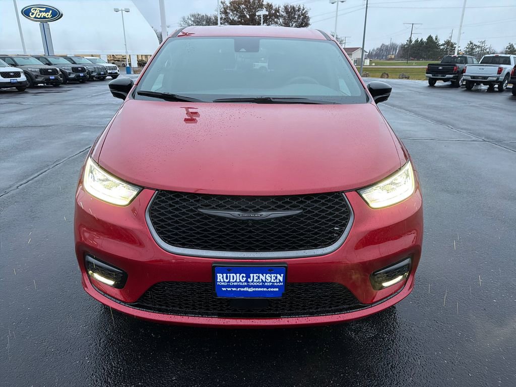 New 2026 Chrysler Pacifica Select image 8