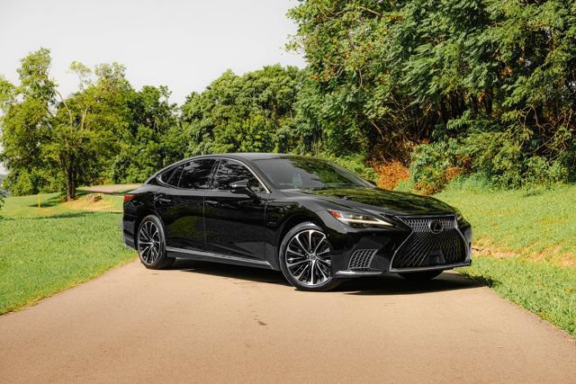 Used 2023 Lexus LS 500h AWD w/ Luxury Package image 2
