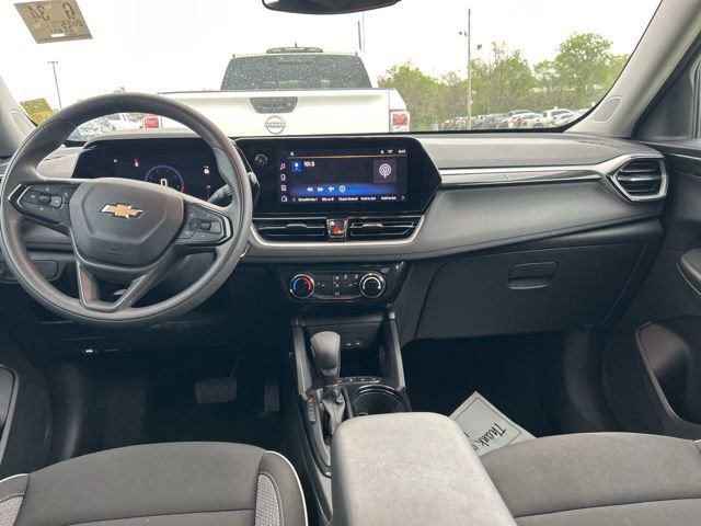 Used 2025 Chevrolet TrailBlazer LT image 5