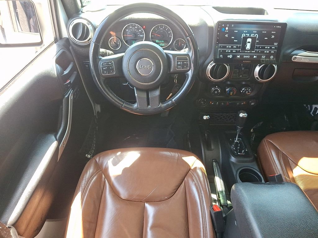 Used 2017 Jeep Wrangler Unlimited Rubicon w/ Connectivity Group image 13