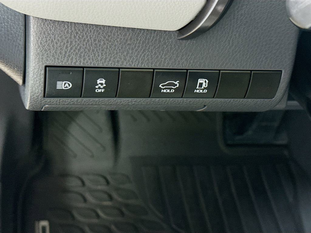 Certified 2020 Toyota Camry XSE FWD image 11