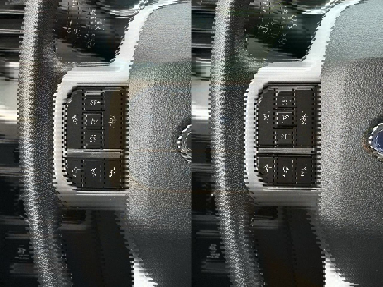 Used 2024 Ford Expedition XLT image 11