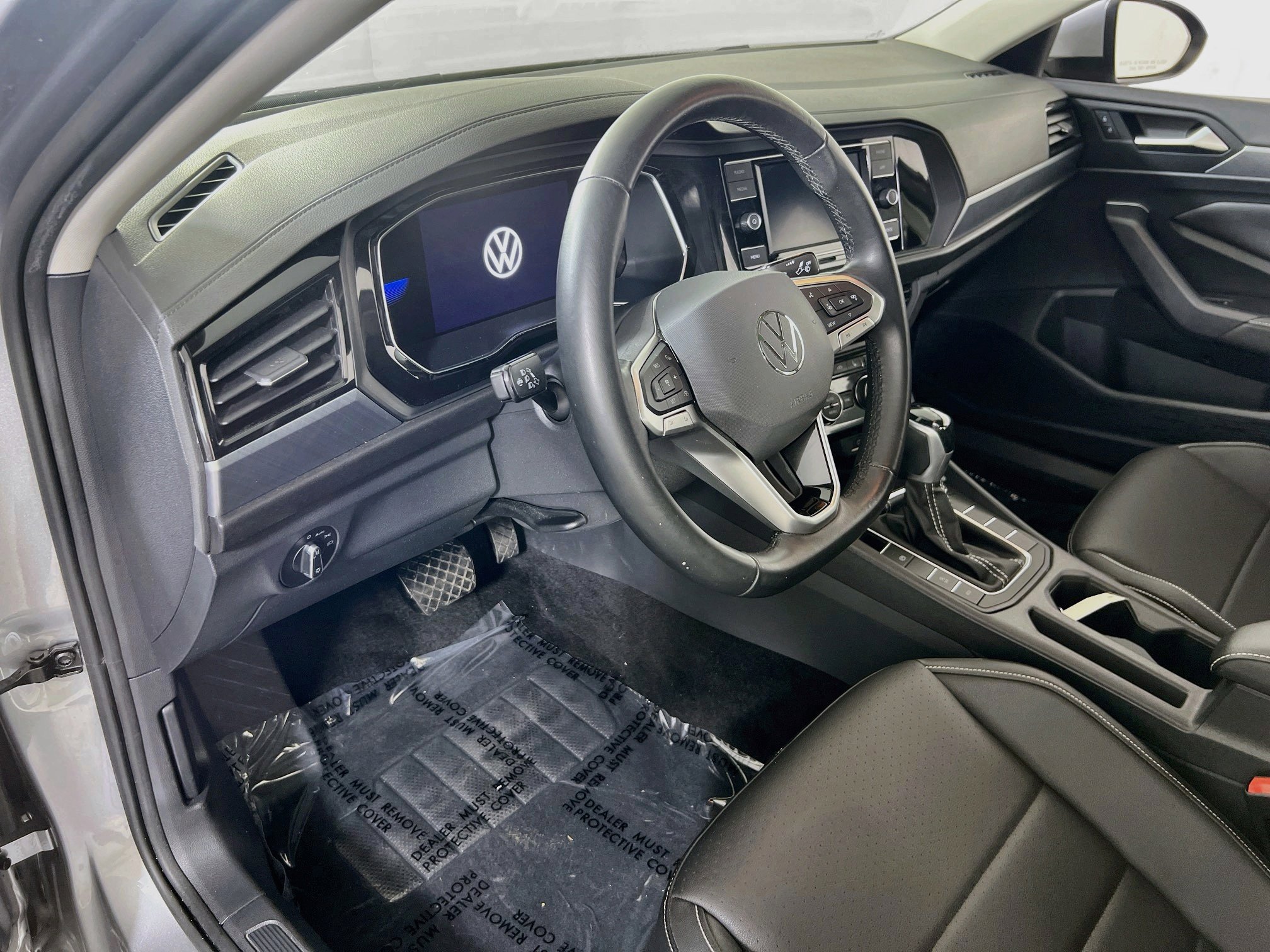 Used 2022 Volkswagen Jetta SE FWD image 9