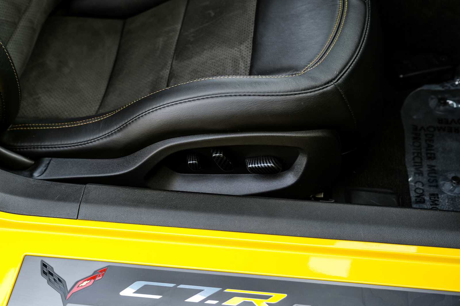 Used 2015 Chevrolet Corvette Z06 w/ 3LZ Preferred Equipment Group image 40