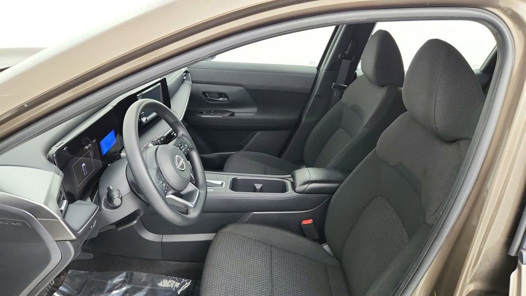 Used 2025 Nissan Kicks S image 18