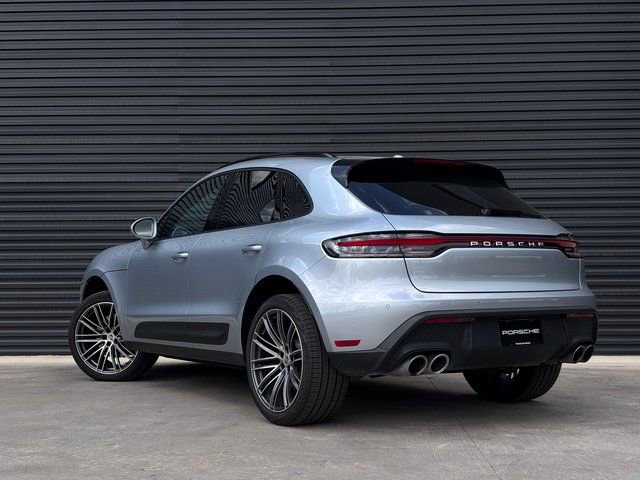 Certified 2026 Porsche Macan image 3