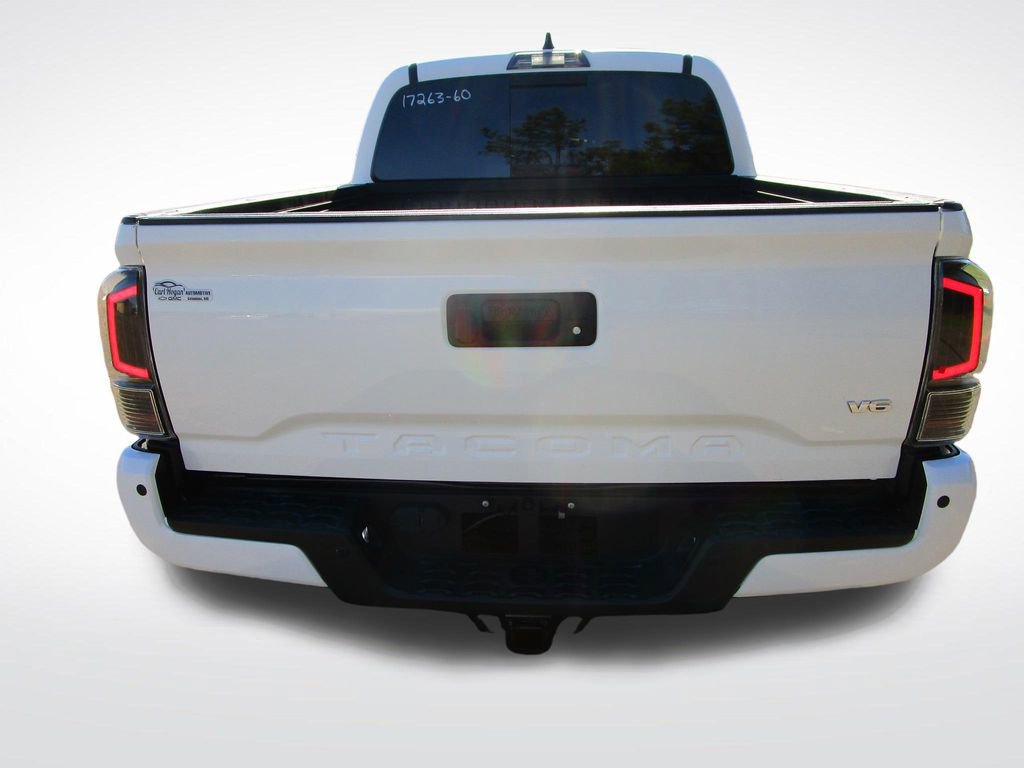 Used 2022 Toyota Tacoma TRD Off-Road image 8