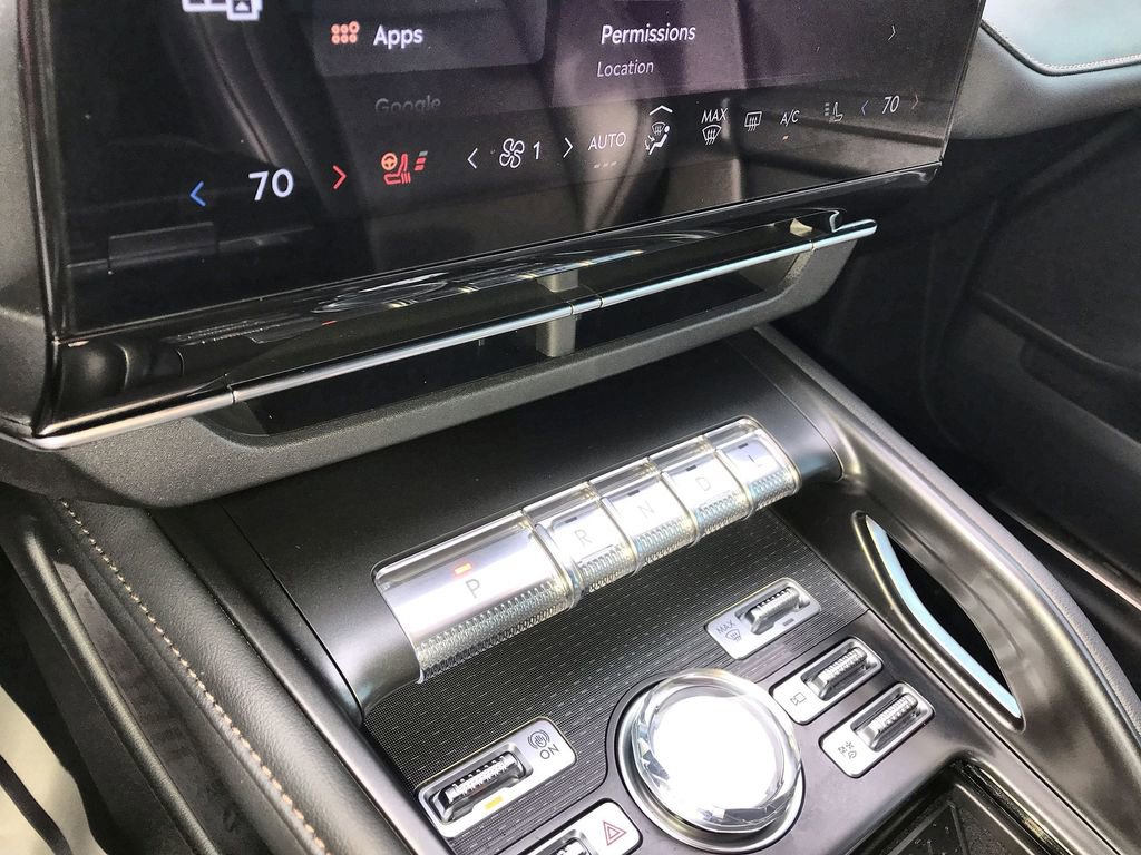 Used 2025 Lincoln Nautilus Premier w/ Jet Appearance Package image 19