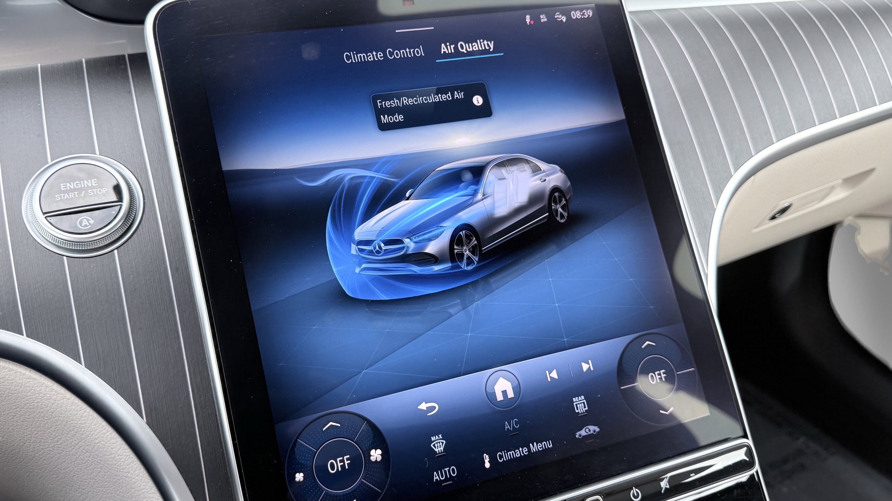 Used 2025 Mercedes-Benz C 300 Sedan image 65