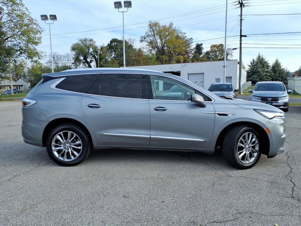 Used 2024 Buick Enclave Avenir w/ Avenir Technology Package AWD/4WD image 3
