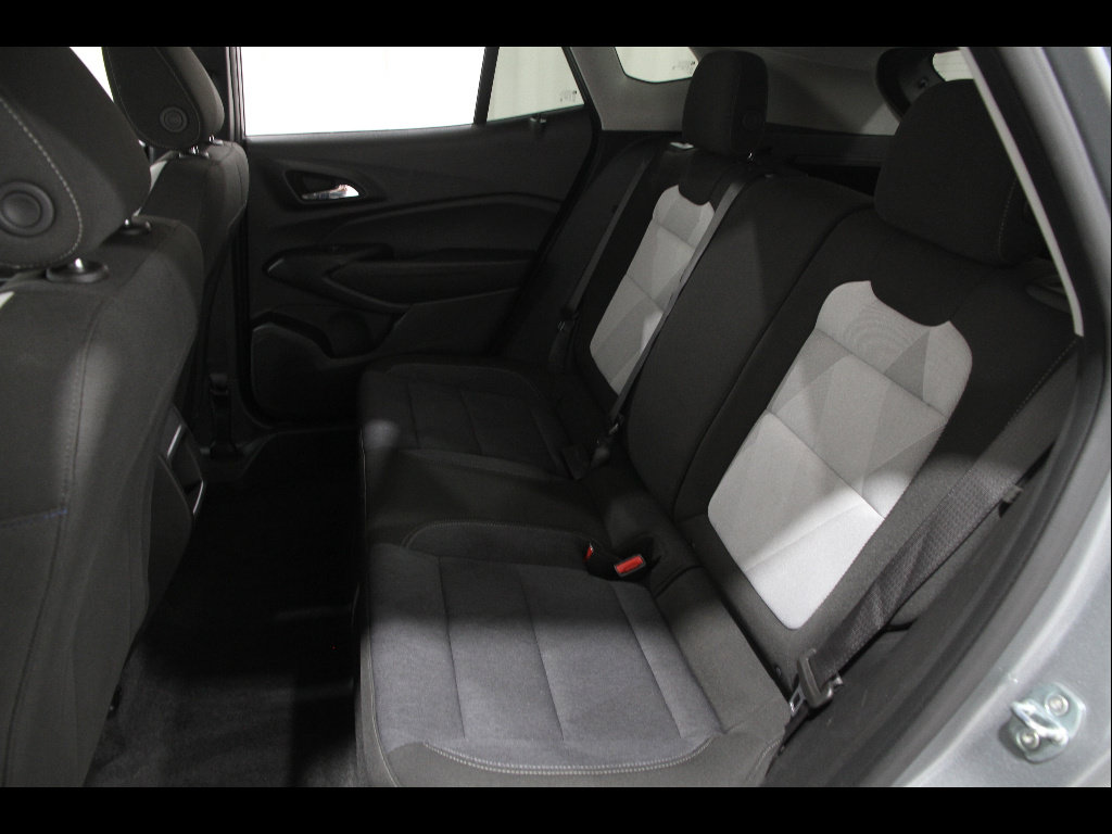 Certified 2024 Chevrolet Trax LS w/ Driver Confidence Package FWD image 18