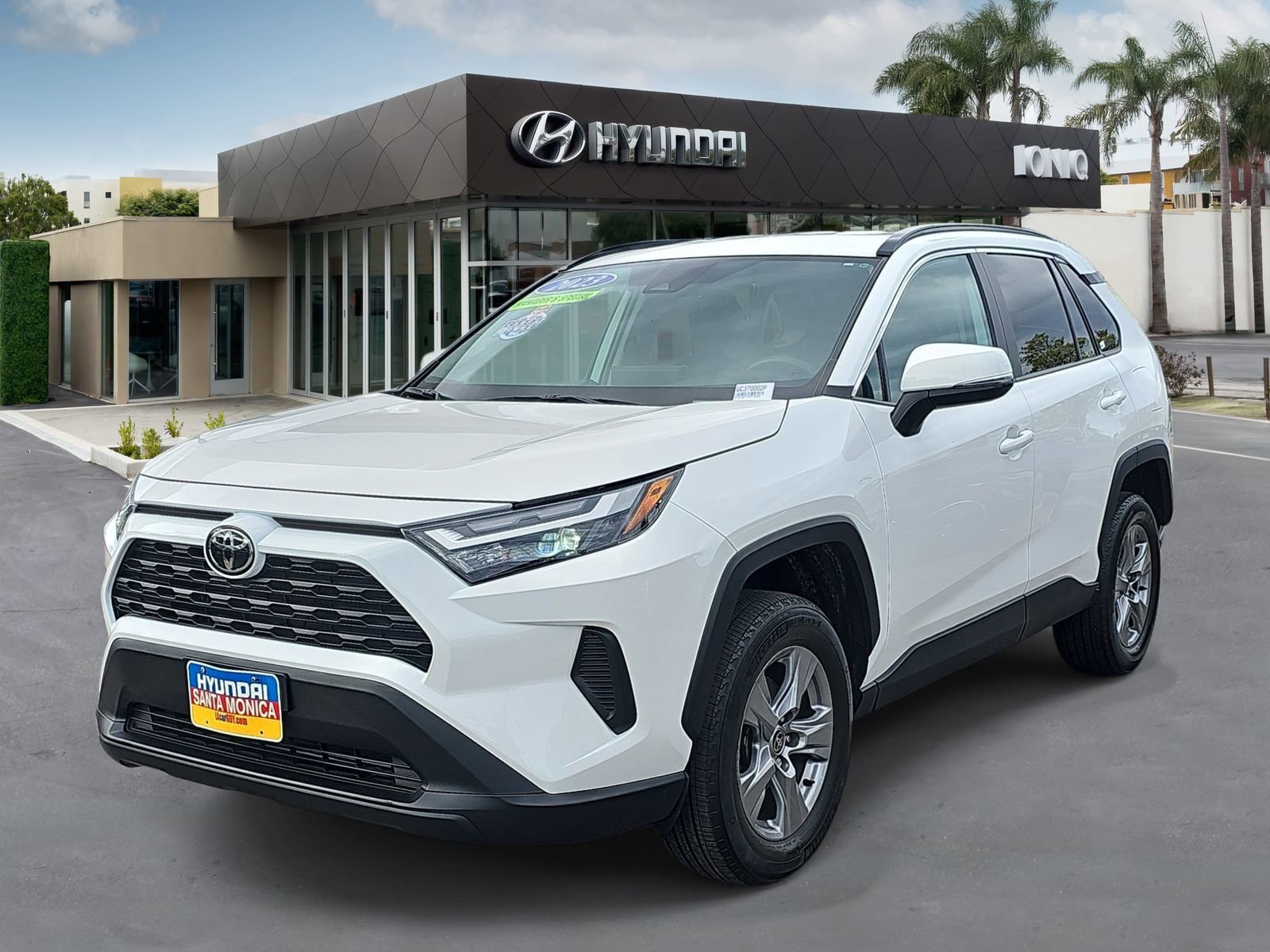 Used 2023 Toyota RAV4 XLE AWD/4WD image 7