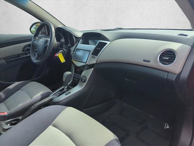 Used 2014 Chevrolet Cruze LS FWD image 24