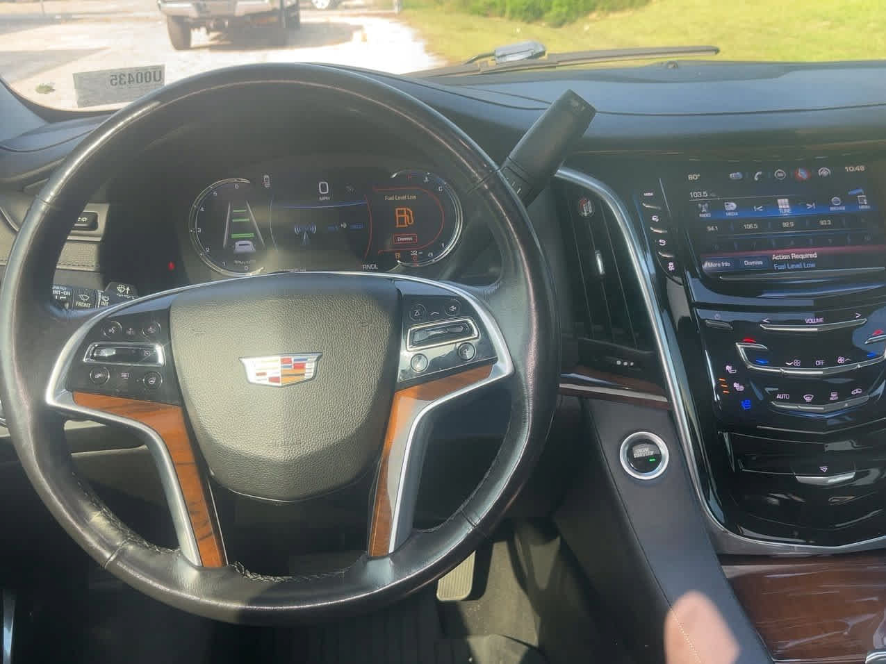 Used 2019 Cadillac Escalade ESV Luxury AWD/4WD image 4