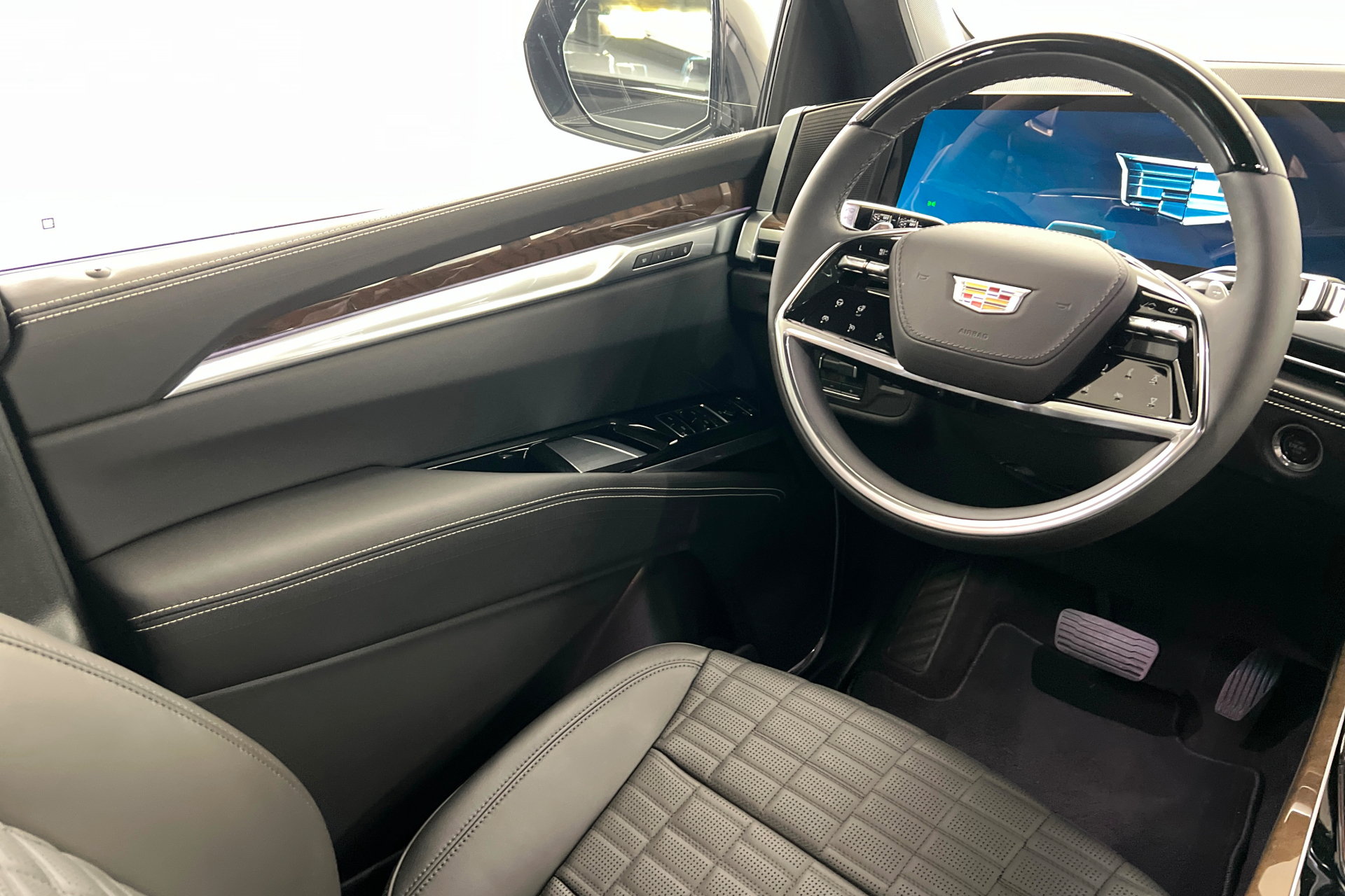 New 2026 Cadillac Escalade Platinum Sport AWD/4WD image 12