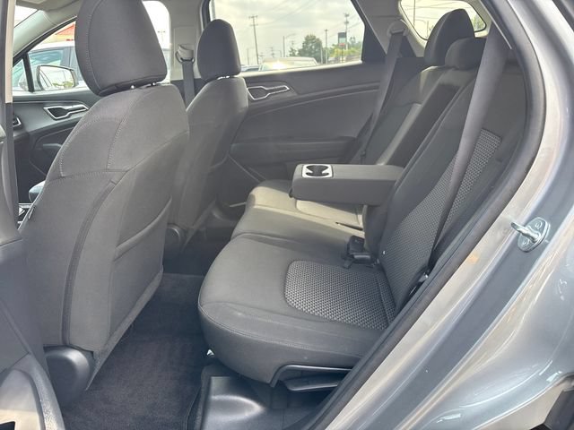 Used 2023 Kia Sportage LX AWD/4WD image 16