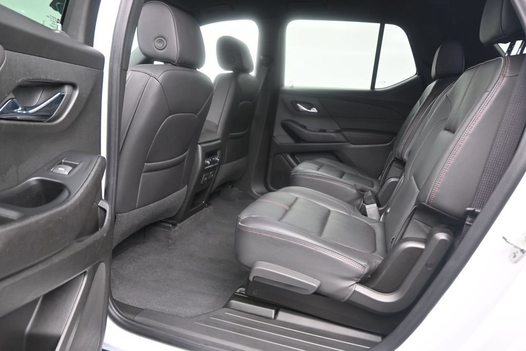 Used 2024 Chevrolet Traverse RS FWD image 15
